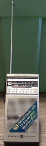1983 General Electric Portable Vintage Retro FM AM TV Weather Radio 7-2934A - Picture 1 of 8