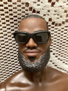 LeBron James Kenbassador Puppe schwarz Sonnenbrille 2025 Mattel Barbie Signature - Bild 1 von 10