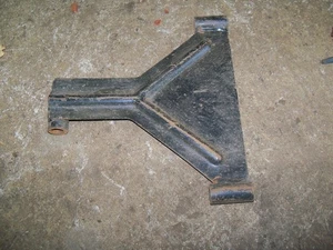 Placa de tiro delantera John Deere 316 318 322 330 332 cortacésped con accionamiento de mula - Imagen 1 de 2
