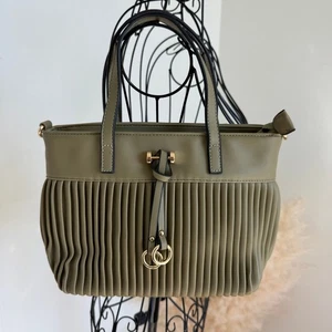 Boutique Mini Plissee Kunstleder Handtasche - Herbst, Preppy, Western, Reitsport - Bild 1 von 9
