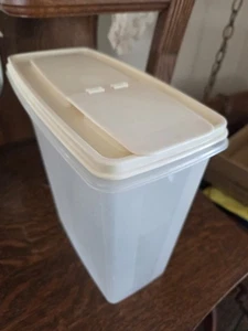 Rubbermaid Servierer 1,3 Gallonen Kunststoff Müslibehälter mit Mandel Deckel - Bild 1 von 8