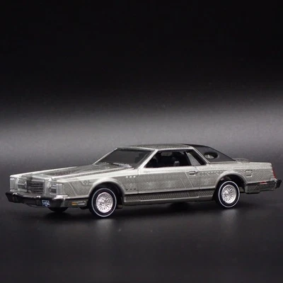 1979 79 LINCOLN CONTINENTAL MARK V LOWRIDER Modello Auto Diecast In Scala 1:64 - Immagine 1 di 4