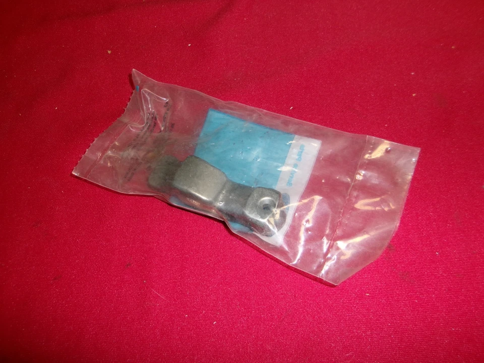 NOS 1979 - 1993 FORD MUSTANG 2.3L 4 CYL ROCKER ARM D8FZ-6564-A  b - Image 1 of 1