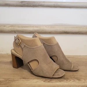 Liz Claiborne Goldie Beige Slingback Block Heel Sandals Women's Size 9 - Picture 1 of 7
