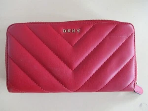 DKNY Red NWOT Quilted Woman's Zipper Closure Wallet - Picture 1 of 4