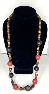 Wooden Beaded Cerveza XX Dosequis Party Necklace - Picture 1 of 3