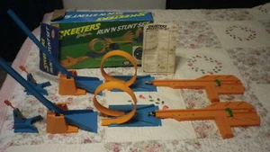 1972 IDEAL Skeeters Run N Stunt Set 2 Cars - Picture 1 of 12
