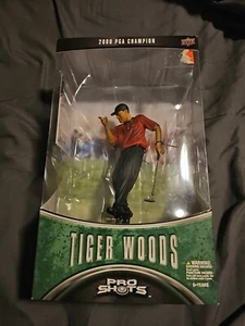 Tiger Woods 2000 PGA Champion (Red Shirt) Upper Deck Pro Shots Figure with Card - Picture 1 of 4