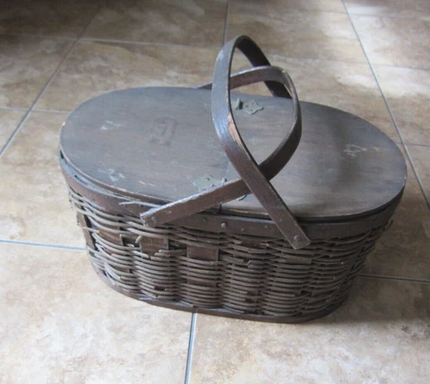 Antique HAWKEYE Tin Lined Refrigerator Picnic Basket Cover