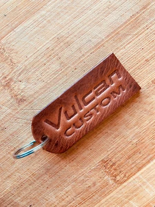 Leder Schlüsselanhänger leather keychain - Kawasaki Vulcan Custom - Picture 1 of 3