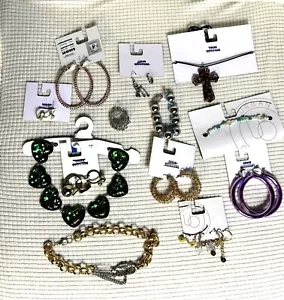 Lote a granel de Urban Outfitters surtido nuevo en etiquetas joyería, - Imagen 1 de 12