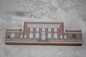 Cat's Meow Village Belmont Light Dept Massachusetts MA wooden house Exclusive - Picture 1 of 2