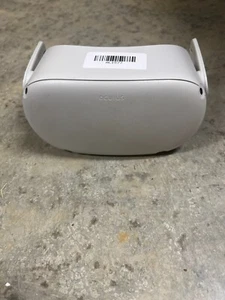 Meta Oculus Quest 2 128GB Advanced All-In-One VR Headset ONLY Scratched Screen - Picture 1 of 3