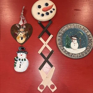 Snowman Lot Of 4 Small Prim Folk Country Decor - Hand Painted Tin Plate - Picture 1 of 17