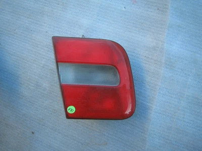 LUZ TRASERA VOLVO V40 WAGON LÁMPARA TRASERA FÁBRICA OEM IZQUIERDA 2000  Foto 1 de 2
