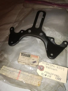 NOS Yamaha 2M0-83519 Compteur Support Jauge Support 78-83 XS650 Compteur de Vitesse Tachymètre - Photo 1/7