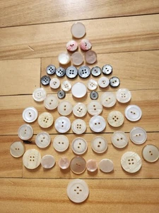 Lot Of 52 Mother Of Pearl Buttons - Picture 1 of 6