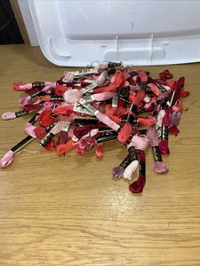 Lote de 79 piezas de hilo de bordar DMC vintage hecho en Francia - Imagen 1 de 4