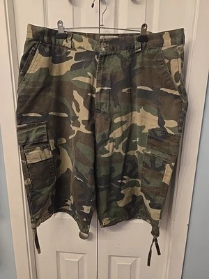 Vintage Jean Camo Cargo Shorts Men's 42 X 14 Baggy Wide Leg - Image 1 of 4