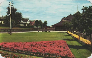 Postcard:  CPR Station/Flower Garden- Lake of the Woods, Kenora, Ontario, Canada - Picture 1 of 2