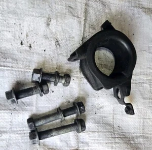 92-99 LEXUS SC300 SC400 POWER STEERING RACK BRACKETS MOUNTING HARWARE & BUSHING - Bild 1 von 5