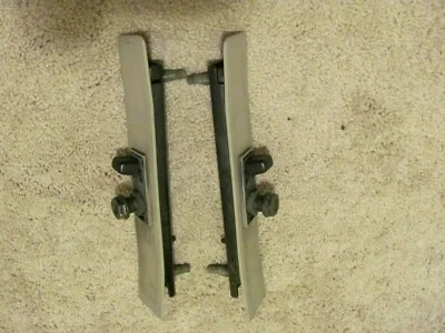 Ajustadores de altura del cinturón de seguridad delantero Mercury Cougar 1999-2002  Foto 1 de 3