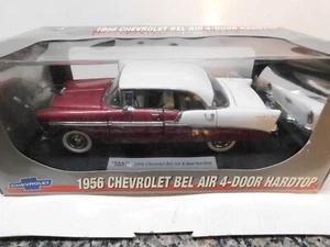 Precsion 1/18 1956 Chevrolet Bel Air 4 porte hard top 4 porte, apertura cofano e bagagliaio - Foto 1 di 2