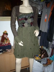 robe modèle « A/W 10 » - collection automne/hiver 2010-2011SAVE THE QUEEN - Picture 1 of 3