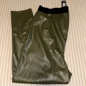 NWT Boohoo Plus Matte Leather Stretch Leggings Khaki Size 24 - Picture 1 of 1