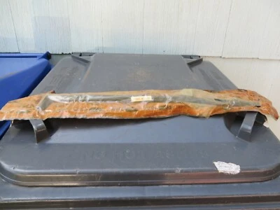 Новый из старых запасов Ford Escort Mercury Lynx молдинг E6FZ-5803144-C - Изображение 1 из 4