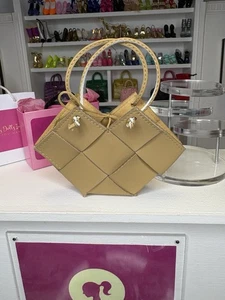 Integrity Toys X SACHIKA Golden Glam Queen Keeki Puppe große gewebte Tragetasche - Bild 1 von 6