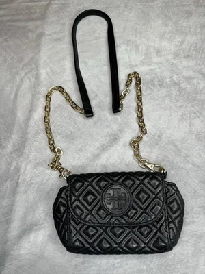 Bolso de mano acolchado negro Tory Burch Marion para mujer Foto 1 de 4