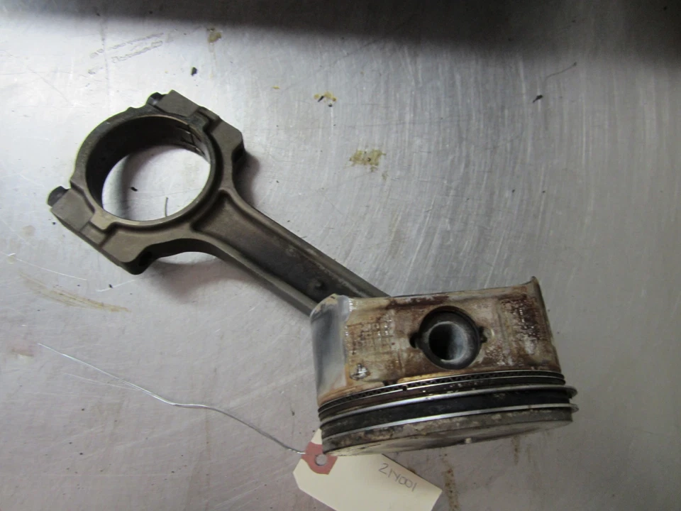 Piston and Connecting Rod Standard 11-19 Chevrolet Silverado 2500 HD 6.0 1257758 - Image 1 of 4
