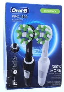Oral-B Pro 1000 Rechargeable Toothbrush Twin Pack - Picture 1 of 3