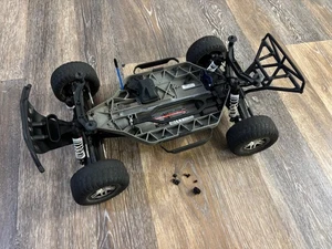 Traxxas 1/10 Slash Vxl Brushless 4x4 Roller RC Truck - Picture 1 of 14