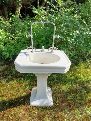 Rare antique pedastal sink with hardware faucets shower Victorian bird bath Cover