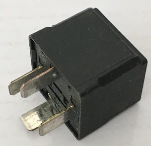 Relé GM Vauxhall Saab - Negro - GM Hella 4RA 007 791-05 - 13 171 831 - Imagen 1 de 12