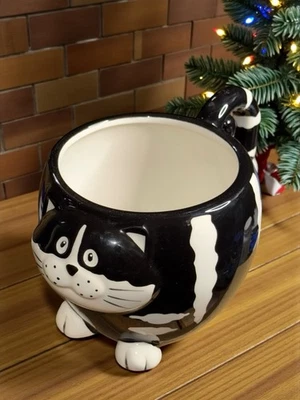 Пирс 1 пухлый кот большая кружка 3D черный белый смокинг доломит вручную снят с производства - Изображение 1 из 4