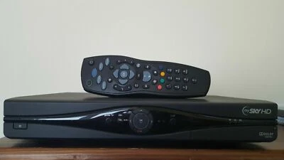 DECODER HD 320 GB FUNZIONANTE OTTIMO VISIONE TUTTE LE SCHEDE SKY E SKY Q - Bild 1 von 4