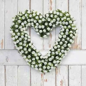 Rose Topiary Artificial Heart Wreath Hanging Fence Door Wall Garden Decor - Picture 1 of 1