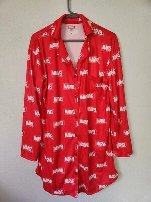Camisón para mujer Marvel mediano rojo logotipo gráfico manga larga botón delantero Foto 1 de 4