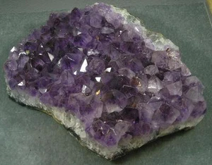 Große Amethyst lila Kristall Geode Probe Brasilien 21 cm 8 1/4" 2,2 kg 4 Pfund 13 Unzen - Bild 1 von 9