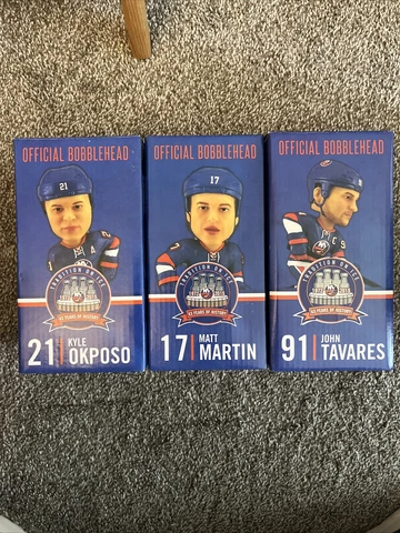 Matt Martin, Kyle Okposo & John Tavares New York Islanders 2015 SGA Bobbleheads Cover