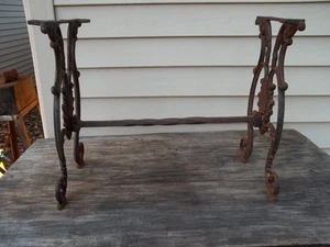 Vintage verzierte Gusseisen Fuß Bank Hocker Gestell 15"T x 9,75"W x 18"L Deko - Bild 1 von 9