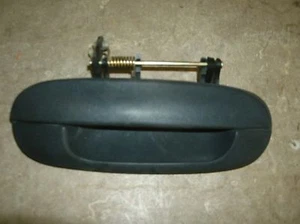 03-09 CHEVY TRAILBLAZER RIGHT PASSENGER SIDE EXTERIOR DOOR HANDLE OEM BLACK - Bild 1 von 1