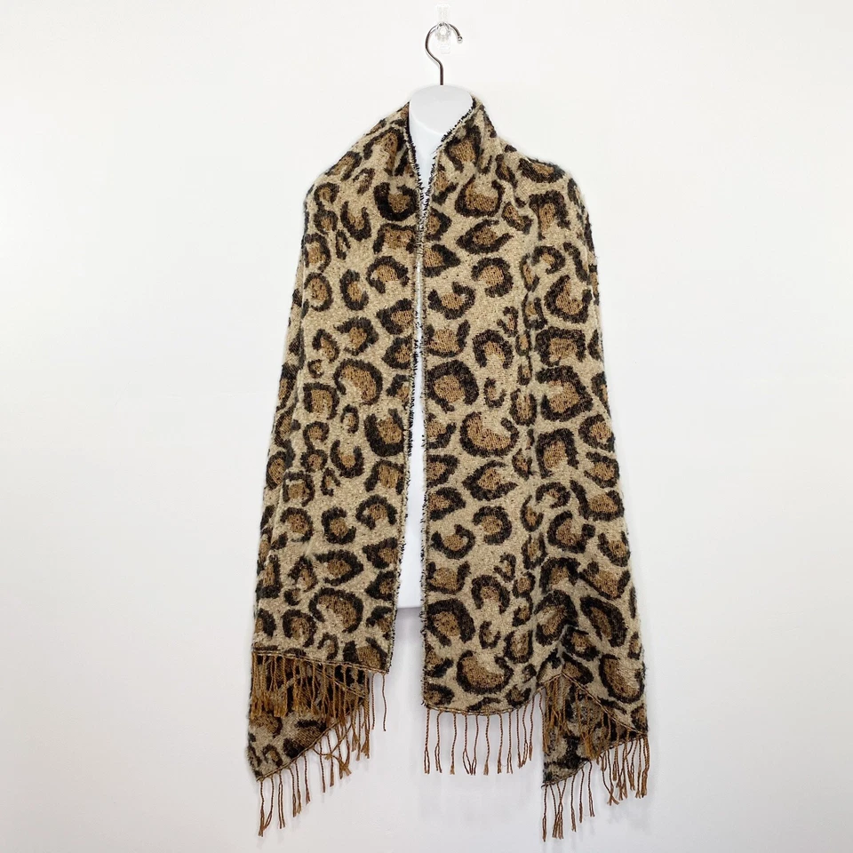Charlotte Russe Bufanda Mujer Pashmina Animal Print 28" x 75" Flecos Foto 1 de 4
