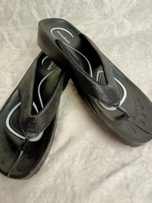 Chanclas AEROTÓTICAS Negras Brillantes Ortopédicas Cómodas Tanga Talla 40 EE. UU. 9,5* Foto 1 de 4
