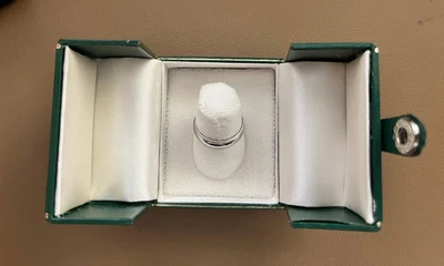 14K White Gold 4mm Comfort Fit Men Women Milgrain Wedding Band - Image 1 of 4