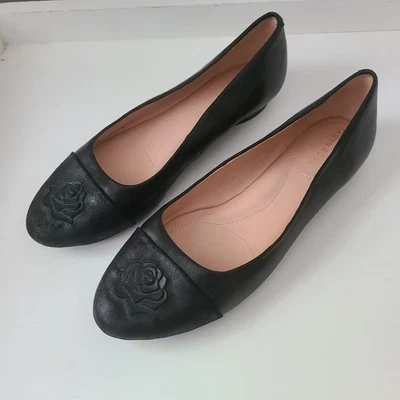 Taryn Rose Annabella Cuero Flor Gorra Ballet Planos Talla 8.5 Negro Clásico Suave Foto 1 de 4