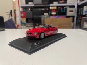 1:43 Minichamps BMW Z4 E85 2002 Red Diecast Model - Picture 1 of 9